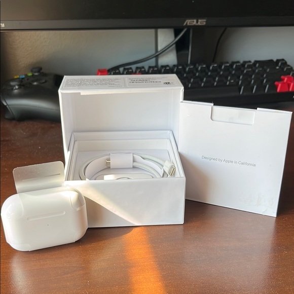 Apple AirPods with Charging Case
